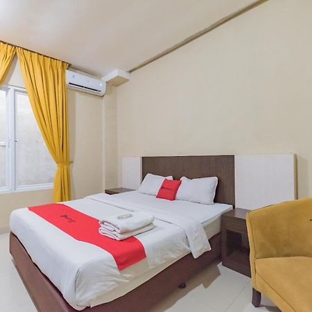 Reddoorz At La Mega Near Pasar Pagi Cirebon Hotel Eksteriør billede