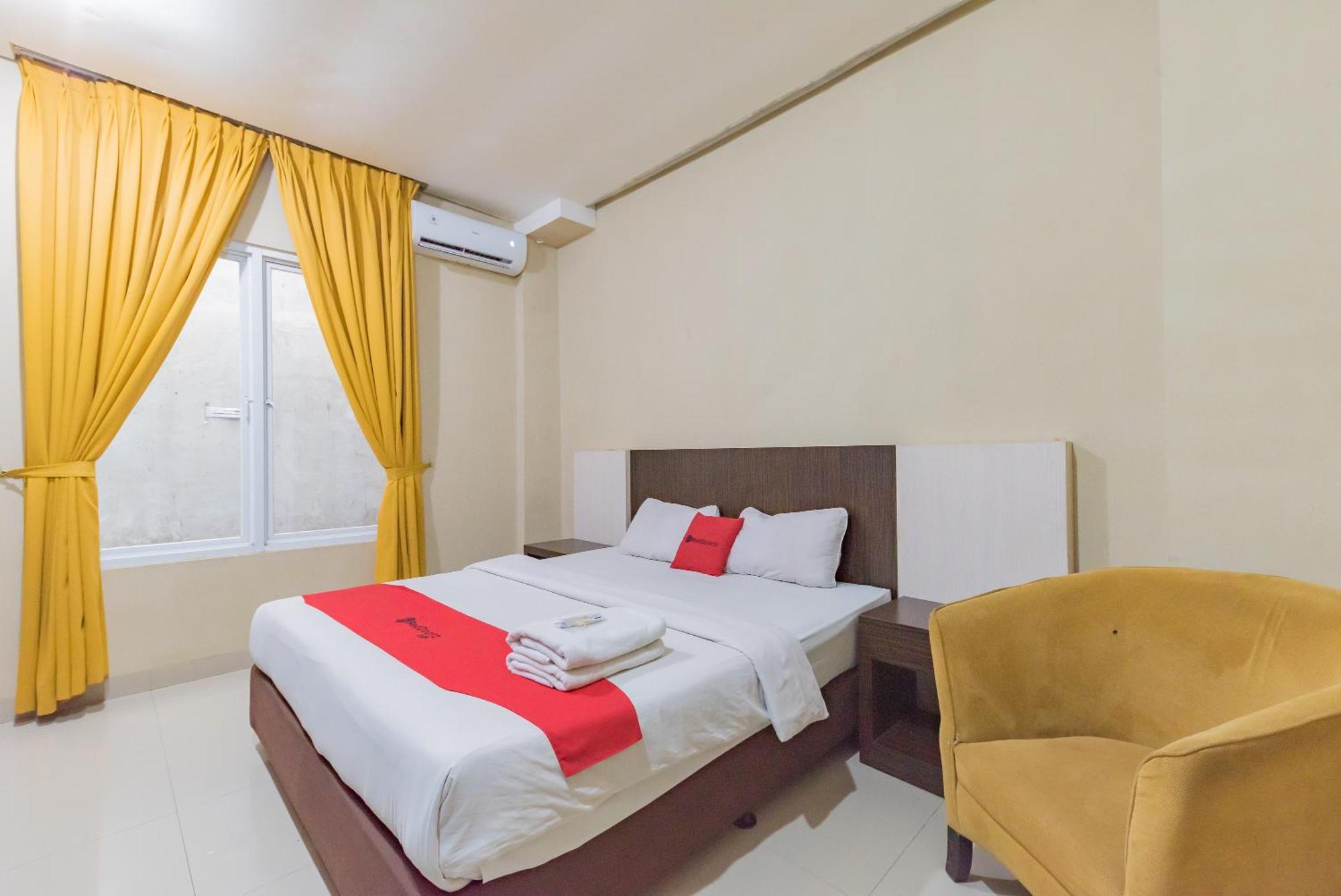 Reddoorz At La Mega Near Pasar Pagi Cirebon Hotel Eksteriør billede