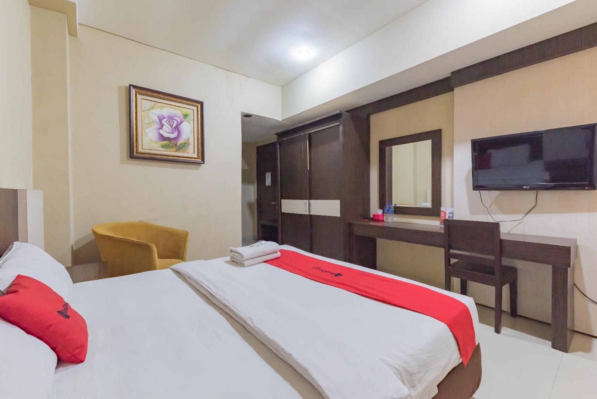 Reddoorz At La Mega Near Pasar Pagi Cirebon Hotel Eksteriør billede