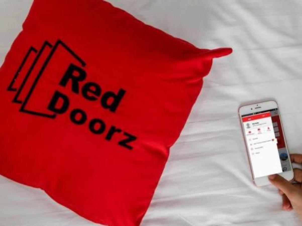 Reddoorz At La Mega Near Pasar Pagi Cirebon Hotel Eksteriør billede